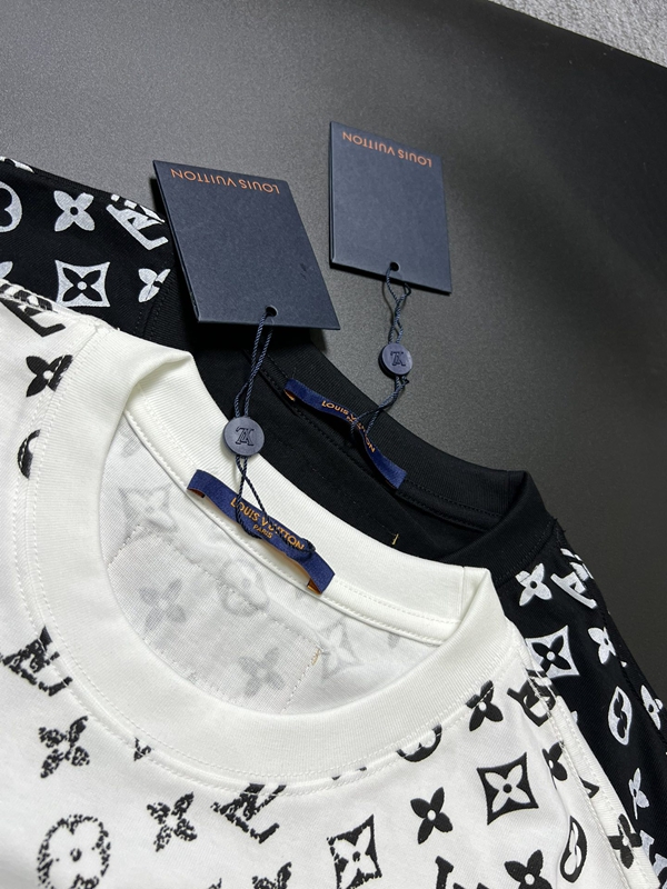 ブランドTシャツ全体デザイン